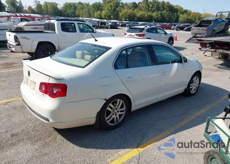 2007 Volkswagen Jetta Wolfsburg Edition from USA, damaged, VIN 3VWEF81K87M085631